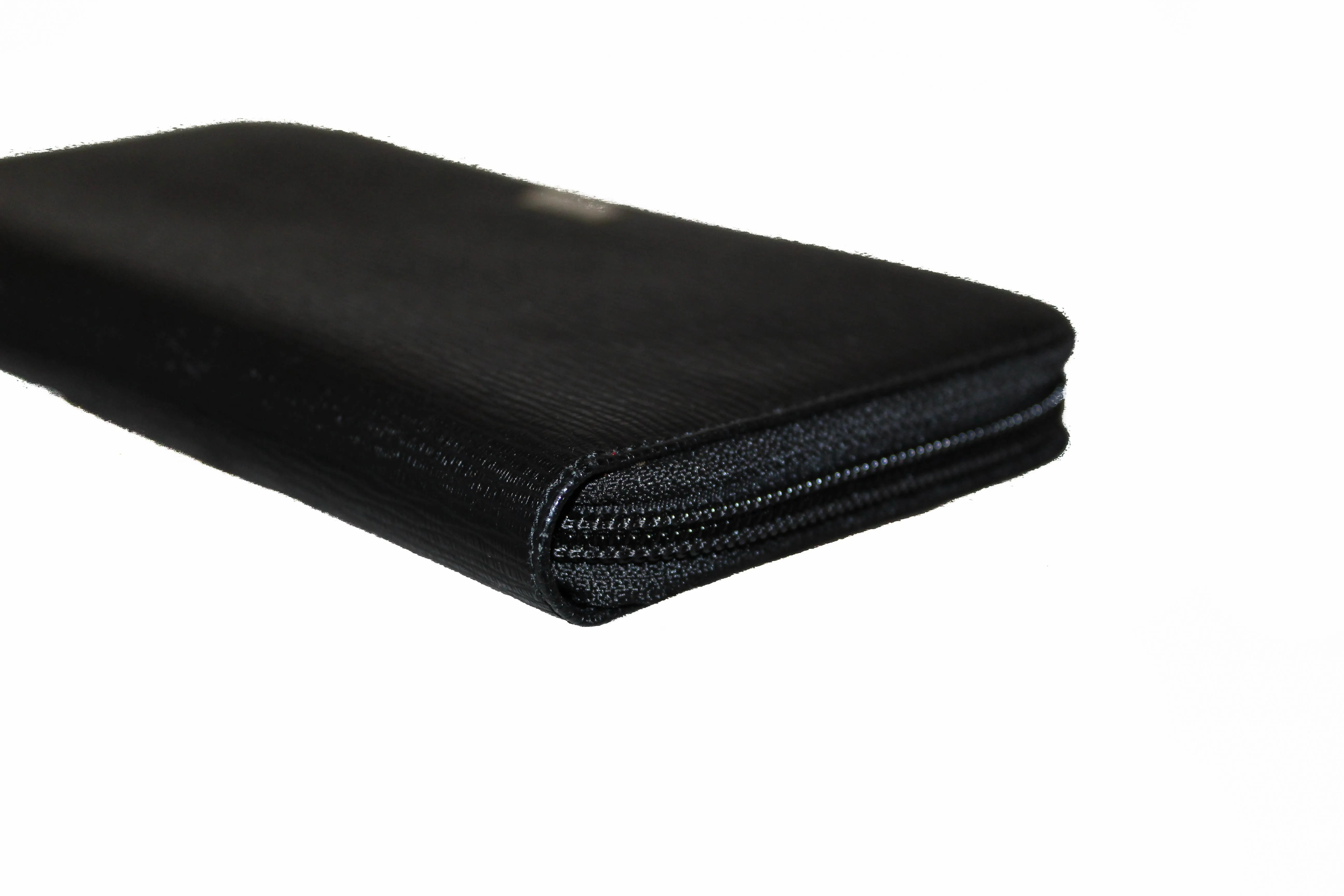 Authentic New Salvatore Ferragamo Black Hammered Calfskin Leather Zip Around Wallet