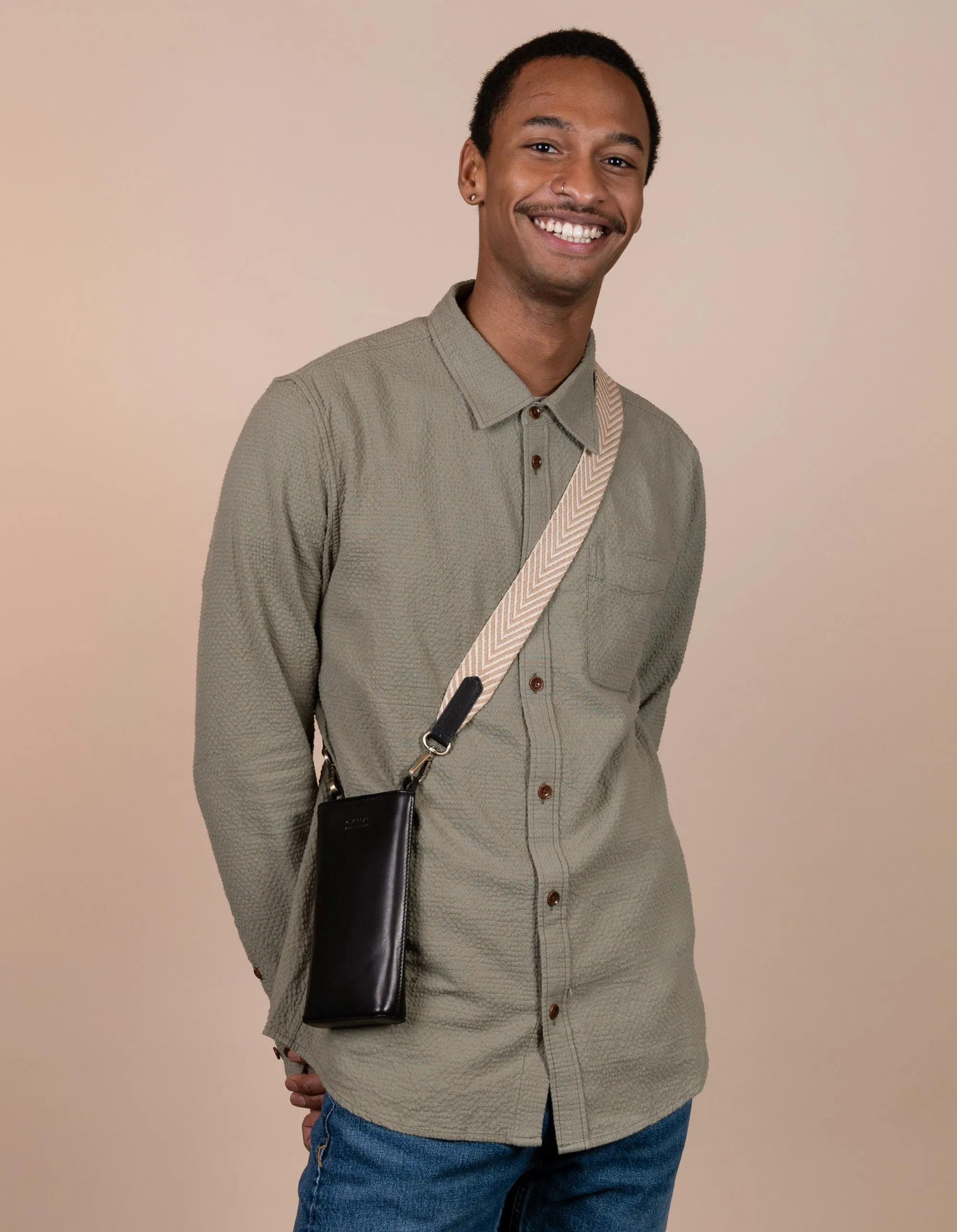 Charlie Phone Bag Classic Leather Black
