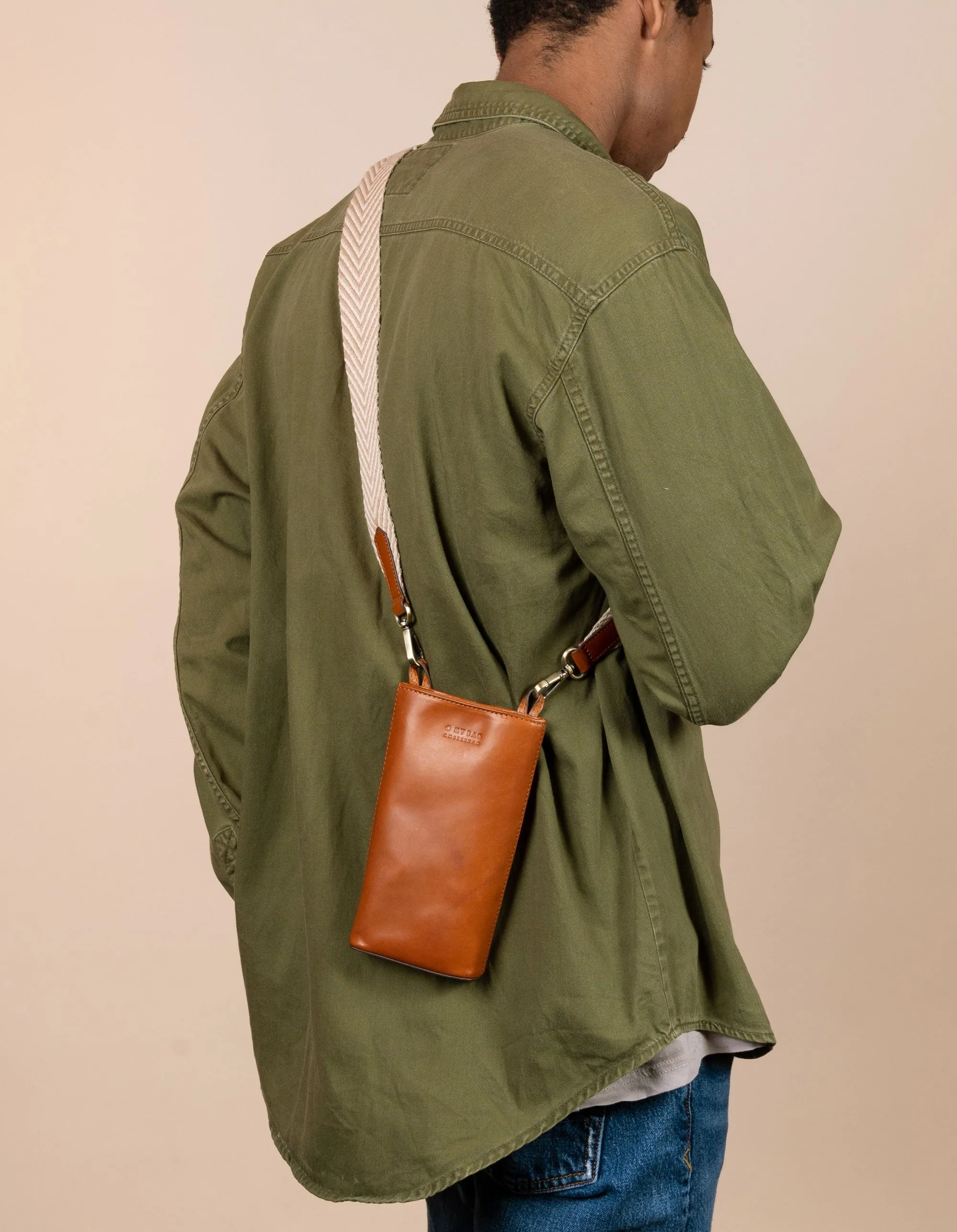 Charlie Phone Bag Classic Leather Cognac