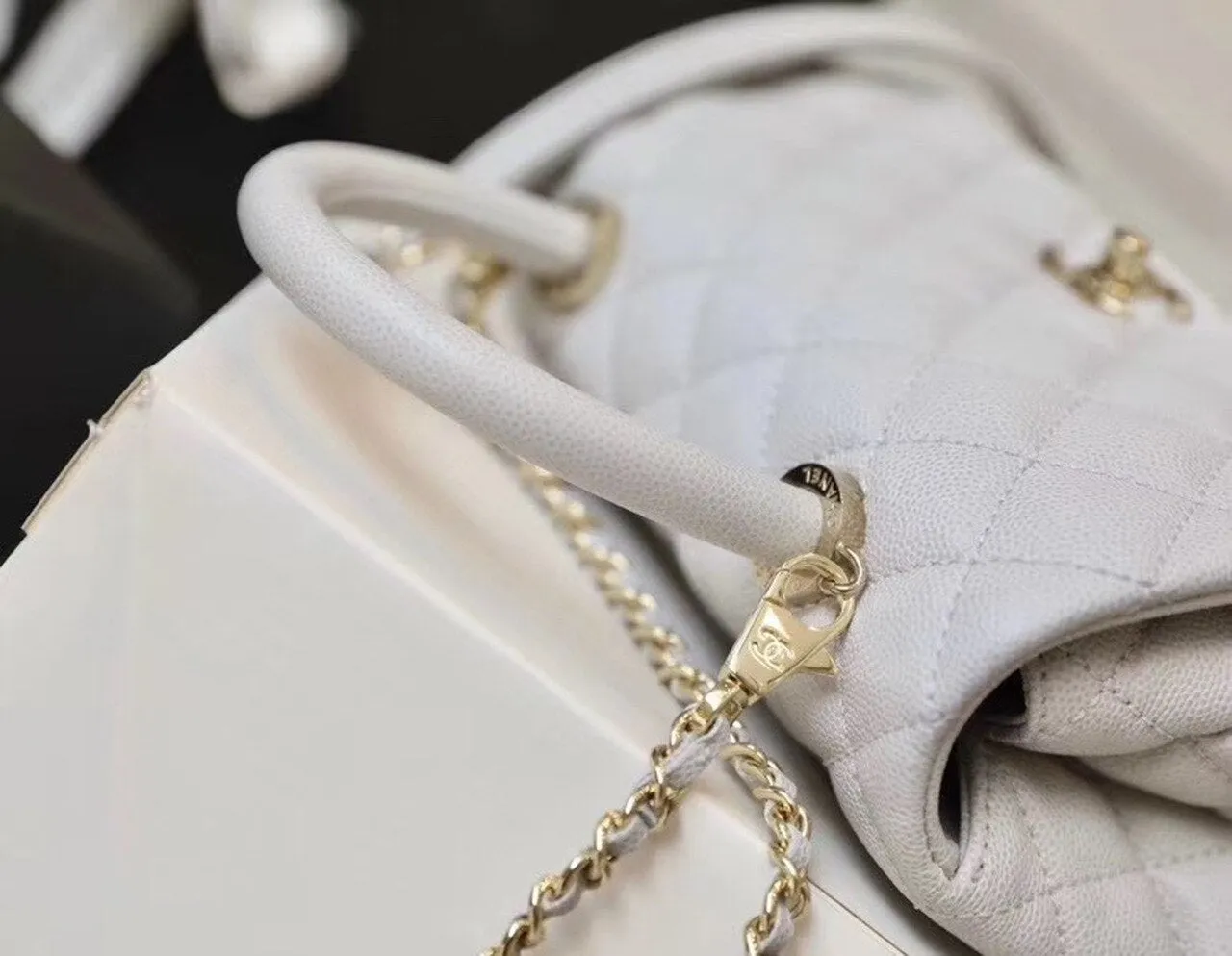 CHL Coco With Top Handle Bag Gold Toned Hardware White For Women 9.4in/24cm