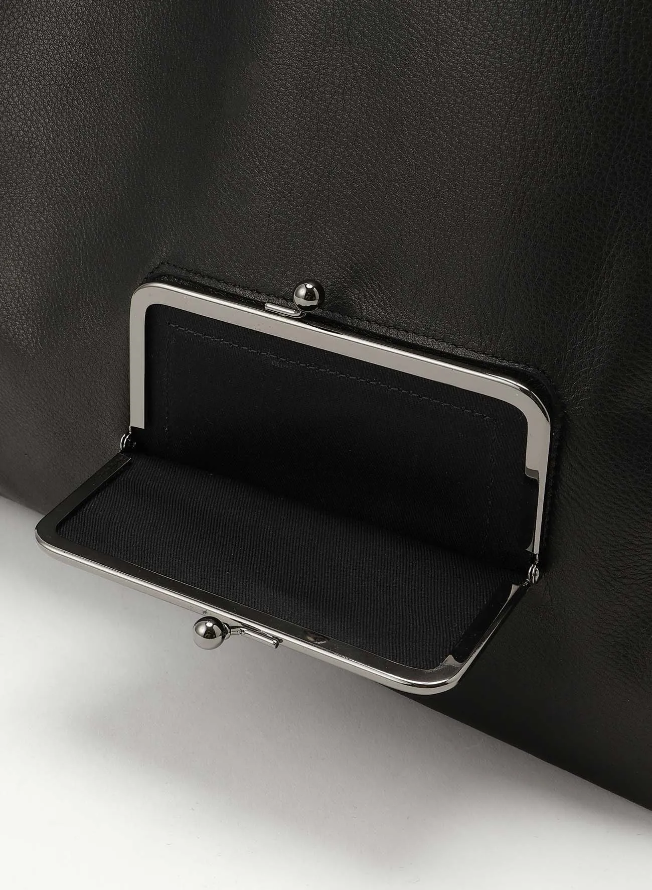 clasp tote LL