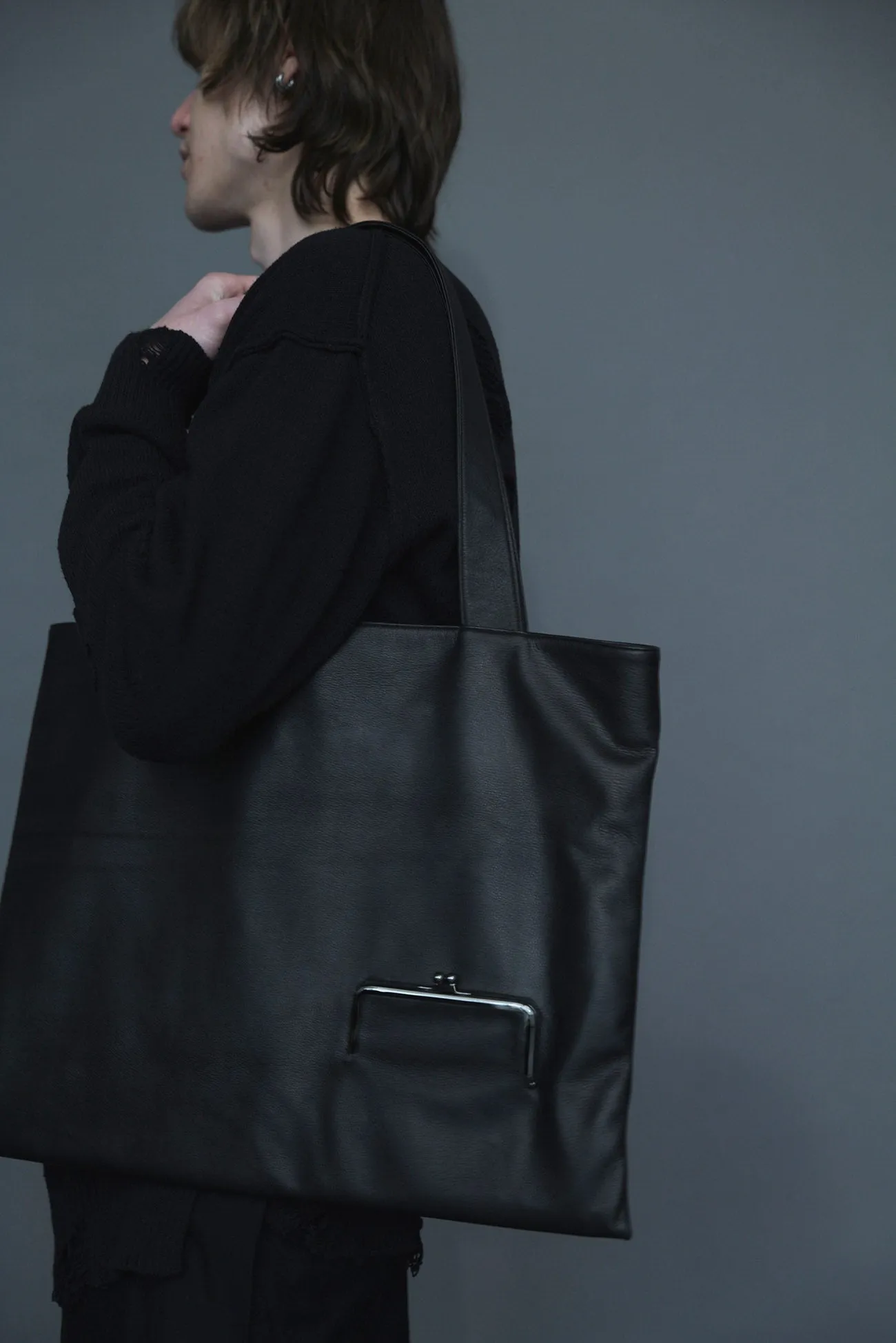 clasp tote LL