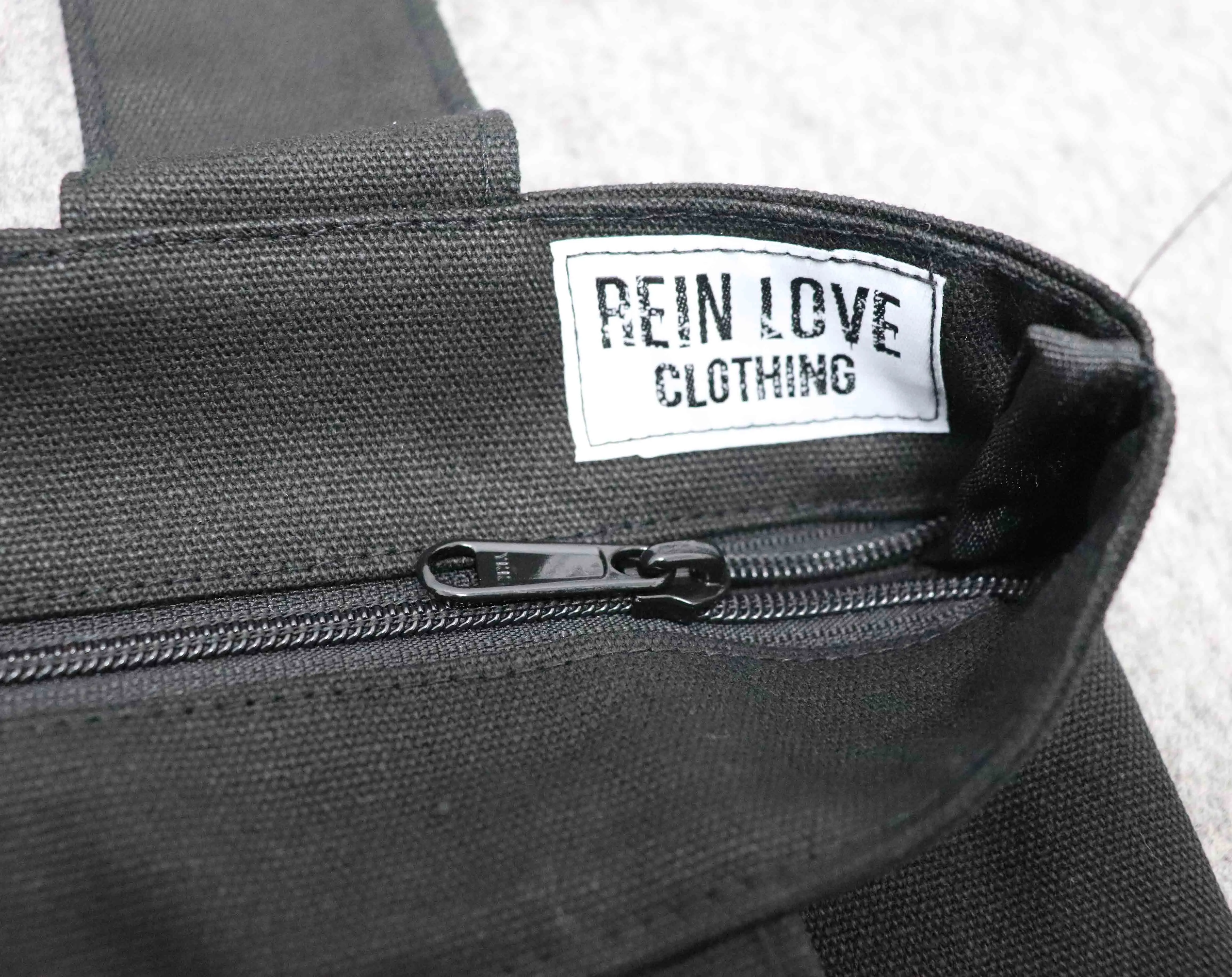 RNLV ZIPPER TOTE