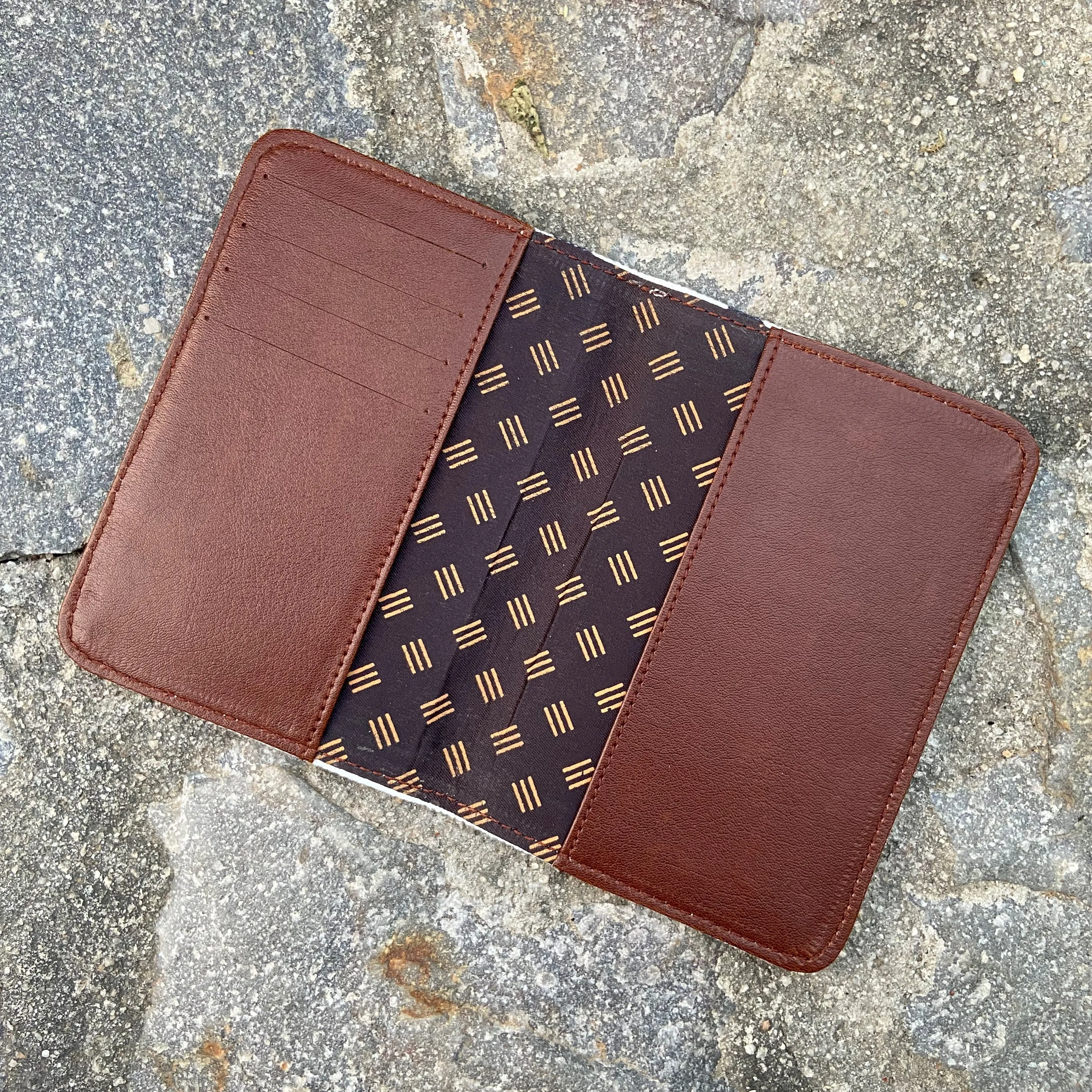 The Passport Holder (Berry Blue)